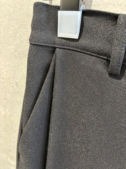 タックカーブパンツ／ANNA  KERRY