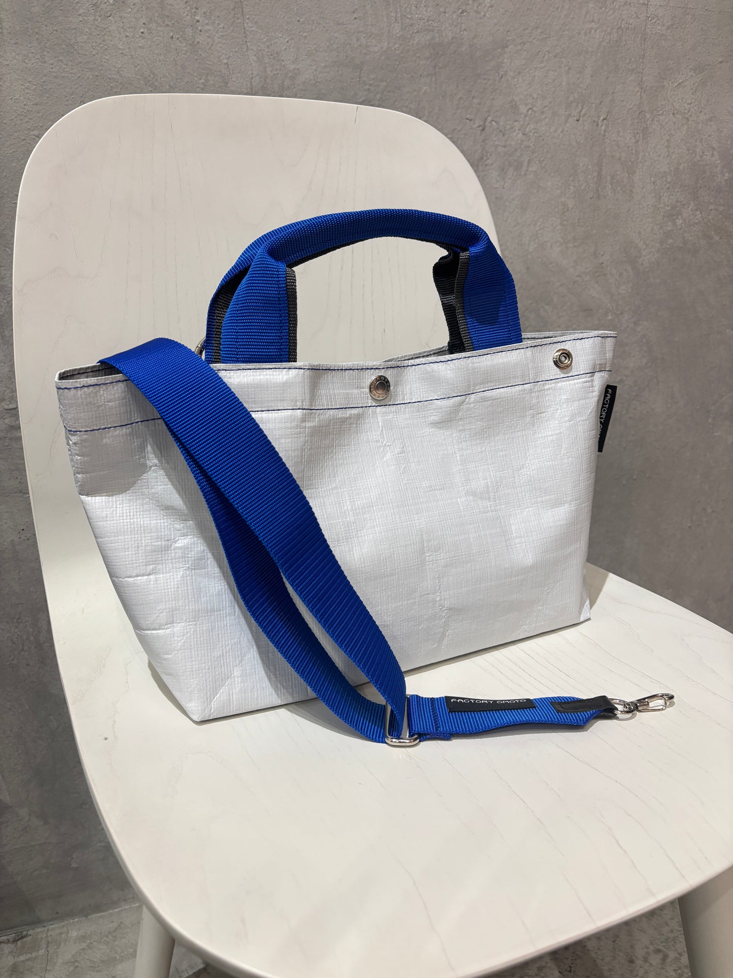【予約販売】ブルー×チャコール（本体：ホワイト）／FACTORY OMOTO／BASIC TOTE