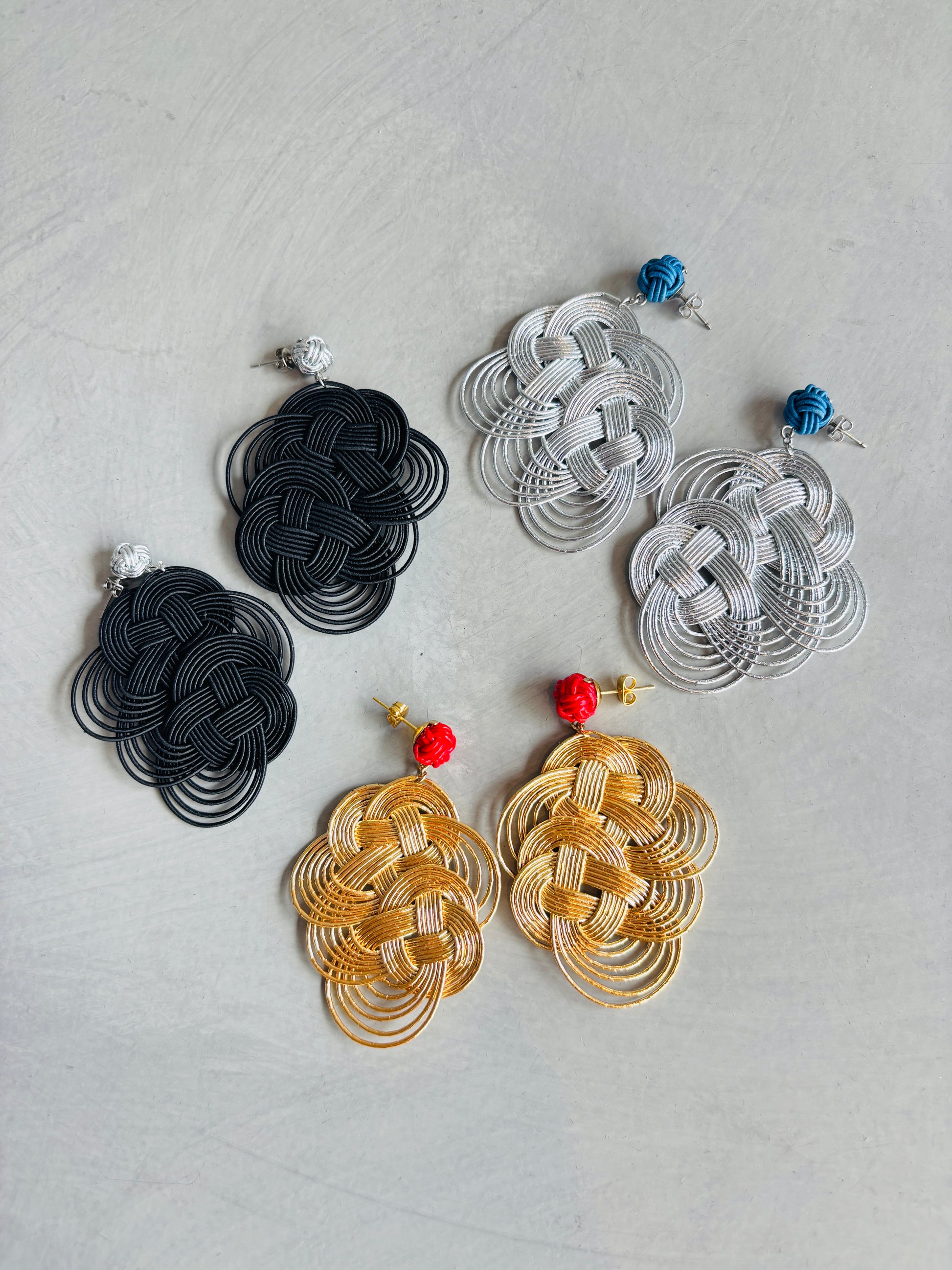 結び屋虹園×No.9コラボ限定仕様／3・6・９の揺れるピアス（ピアス・イヤリング）