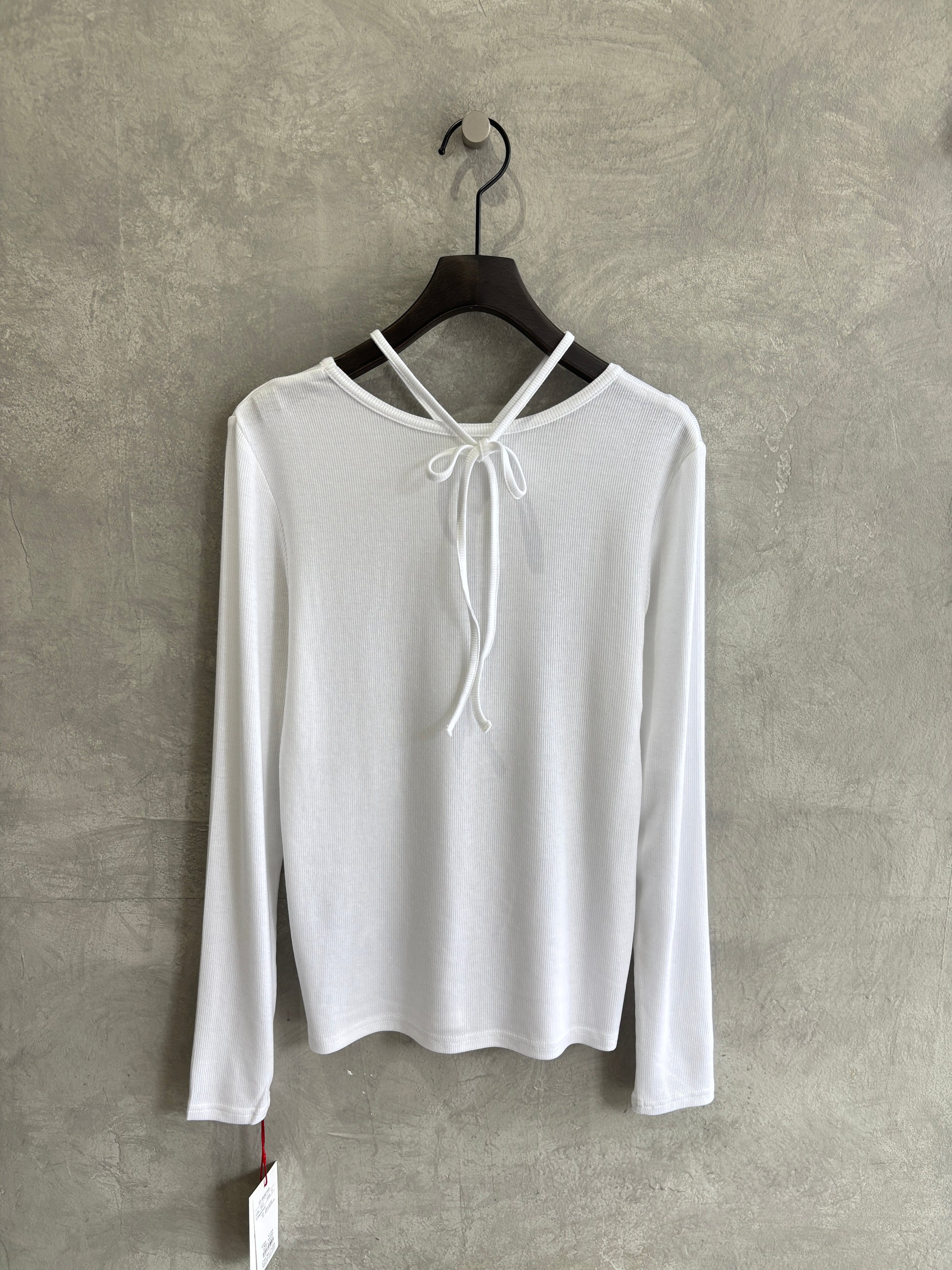 ホルターネックプルオーバー／Dignite collier