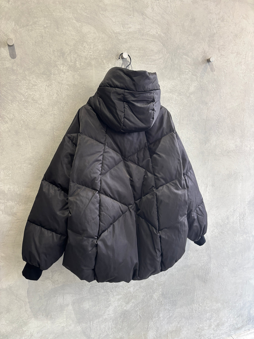 コクーンダウンジャケット／ayane