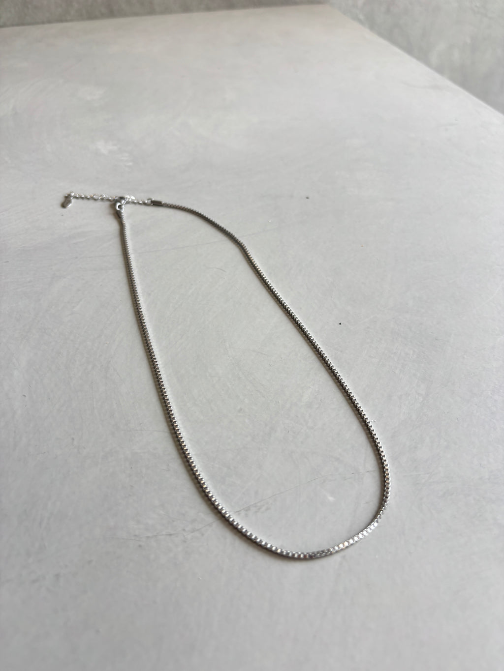 シンプルネックレス