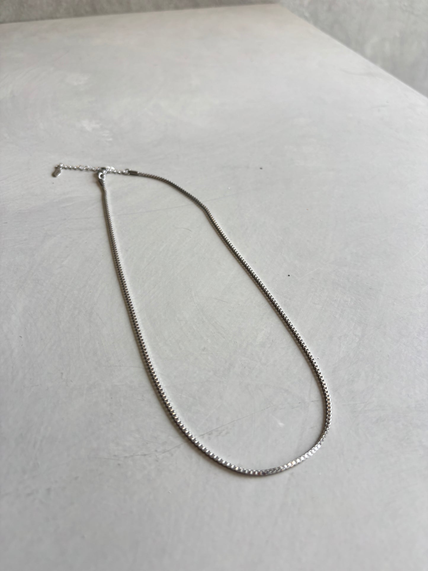 シンプルネックレス