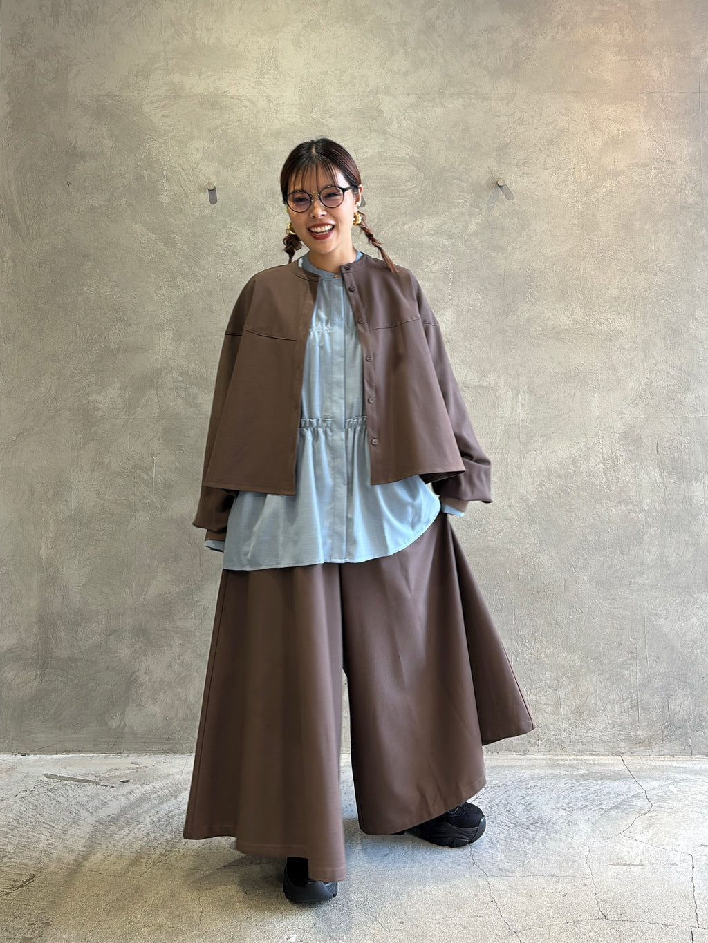 ラウンドステッチサーキュラシャツ／CYAN tokyo