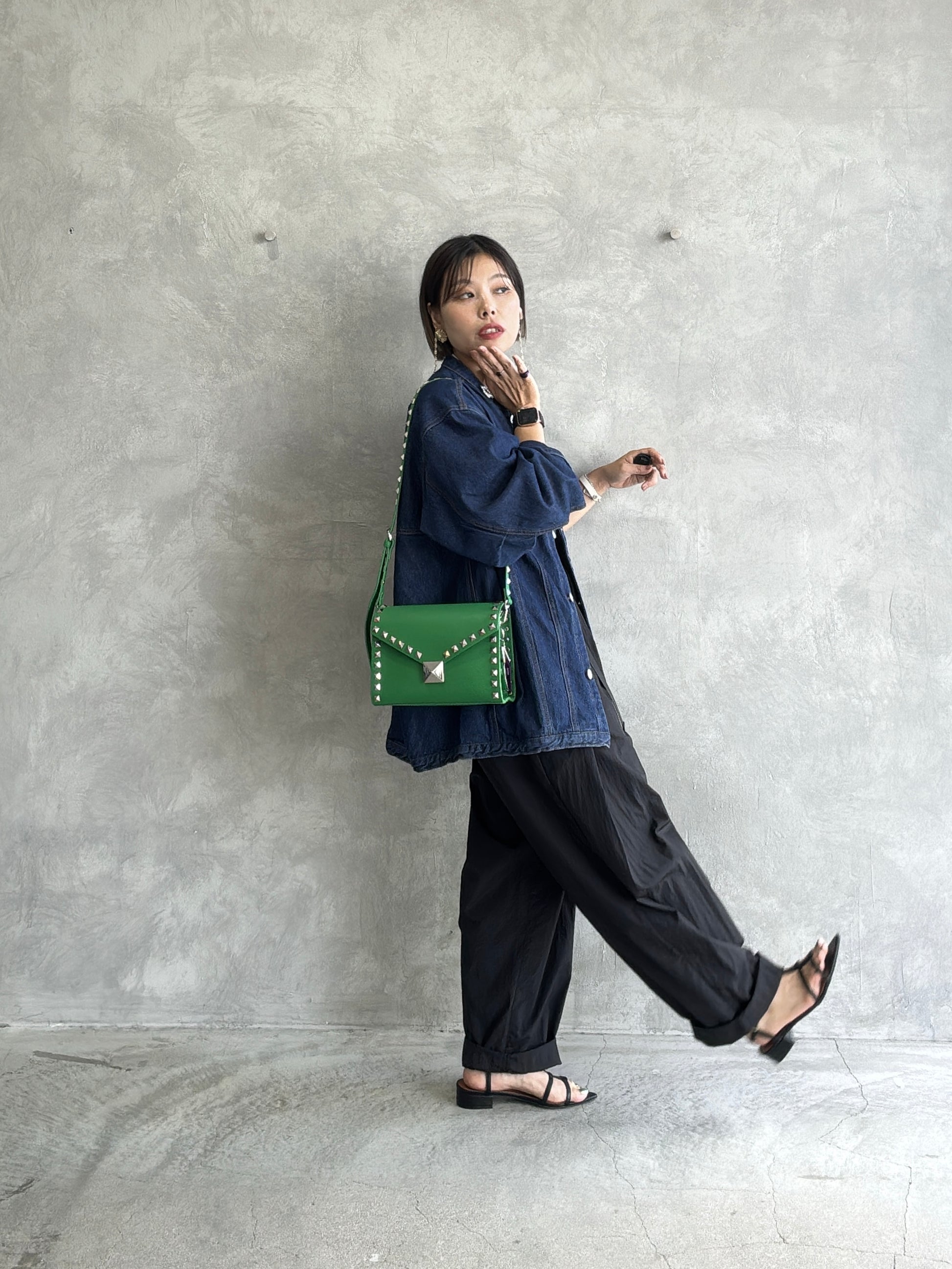 【予約販売】スタッズショルダーハードバッグ／cheek