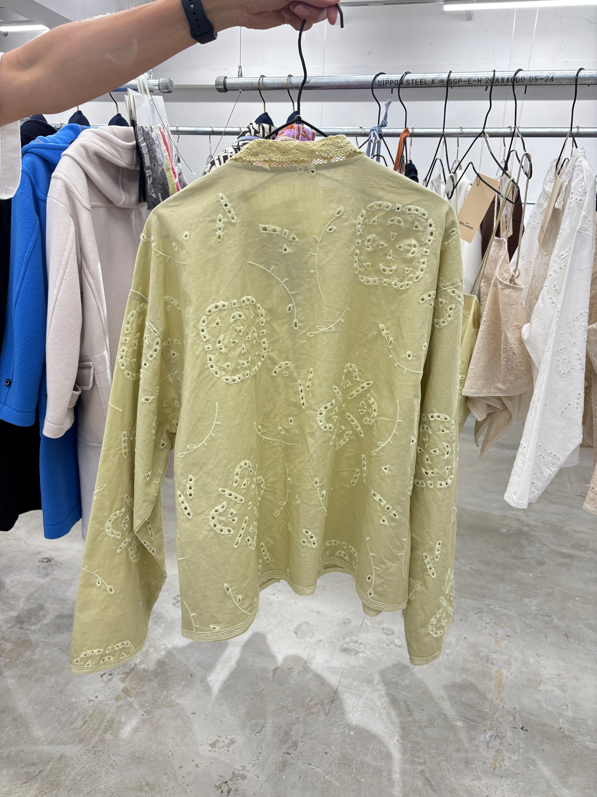 【予約⚡︎販売】カットワーク刺繍シャツ／8663201／LE MÉLANGE／2026 AW #2