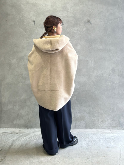 リバーシブルフェイクムートンフードコート／Dignite collier