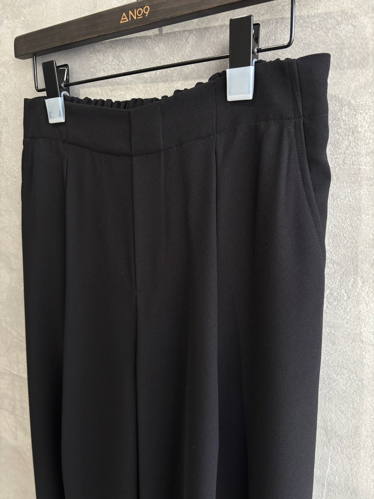 ジョーゼットテーパードパンツ／trois