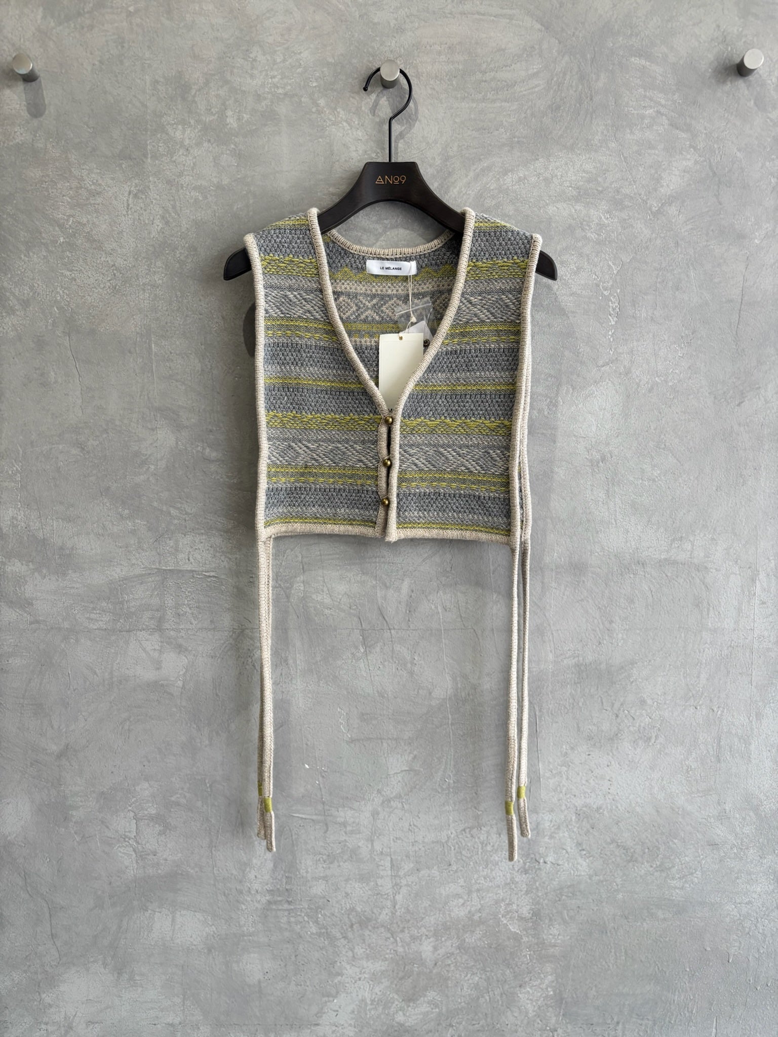 ジャガードVネックベスト／#8642701／LE MÉLANGE／2026 AW #1