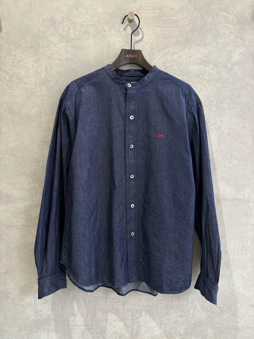 スタンドカラーデニムシャツ（スカーフ付き）／#8643203／LE MÉLANGE／2026 AW #1