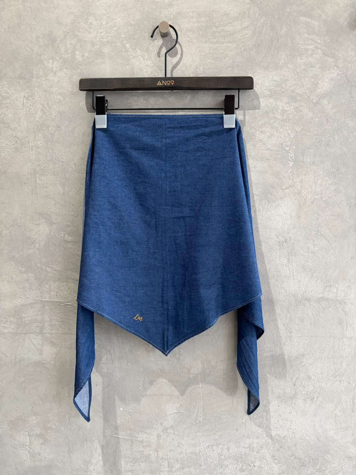 スタンドカラーデニムシャツ（スカーフ付き）／#8643203／LE MÉLANGE／2026 AW #1
