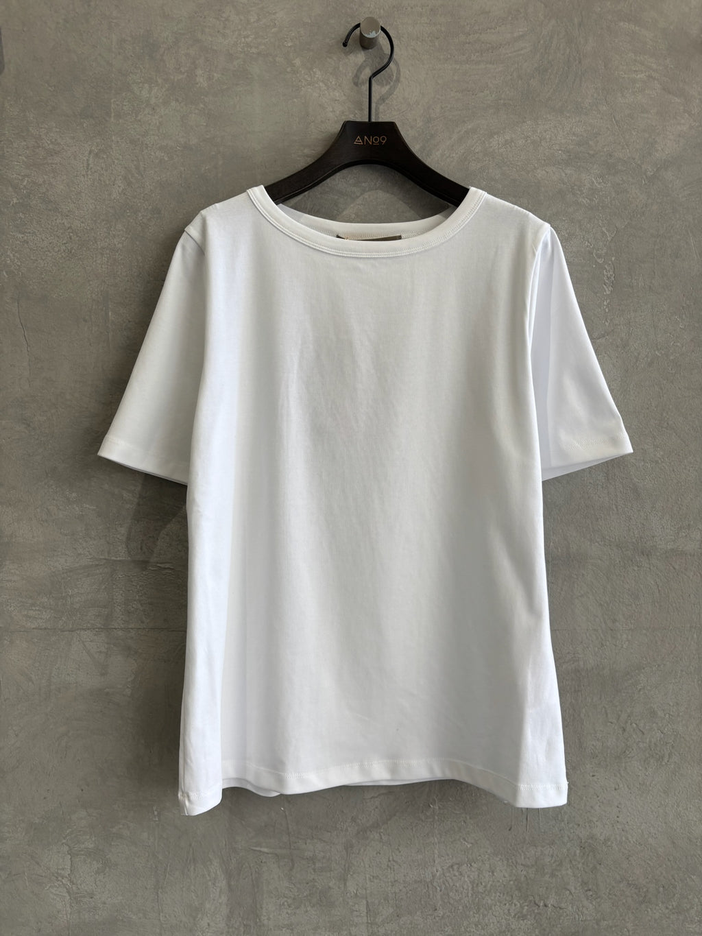 ベーシックTシャツ／Anna Kerry／MNMS