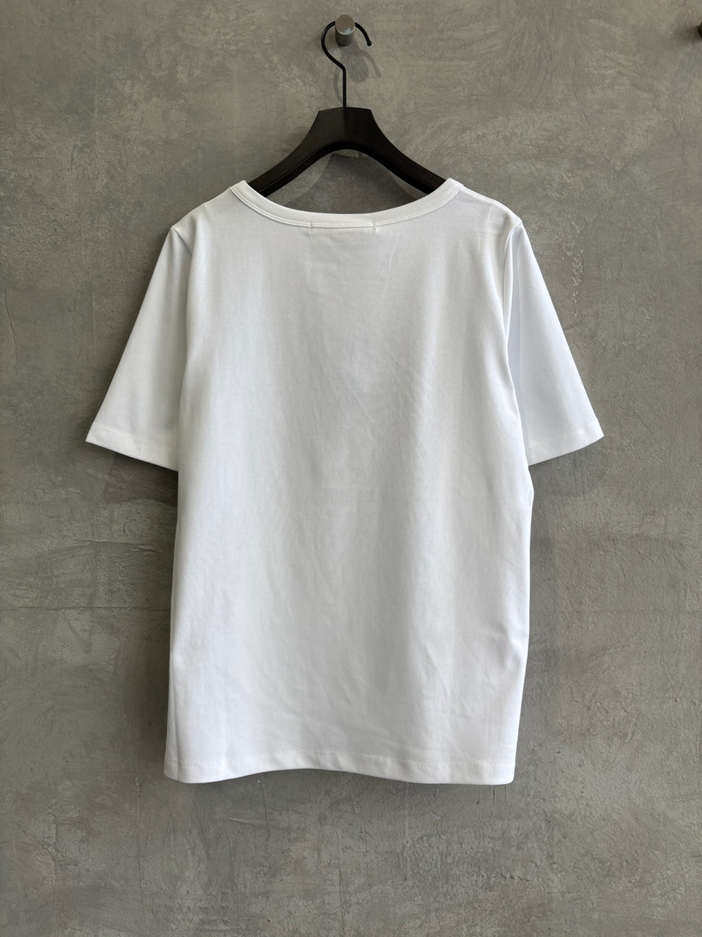 ベーシックTシャツ／Anna Kerry／MNMS