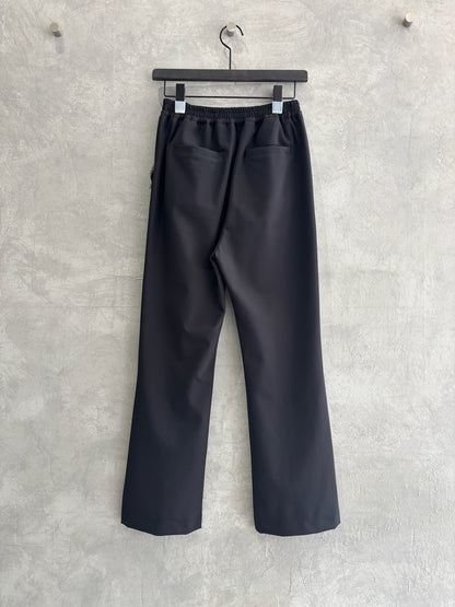 スーパーストレッチフレアパンツ／CYAN tokyo