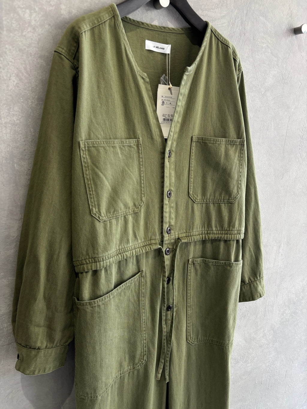 ヘリンボーンノーカラージャンプスーツ／LE MÉLANGE