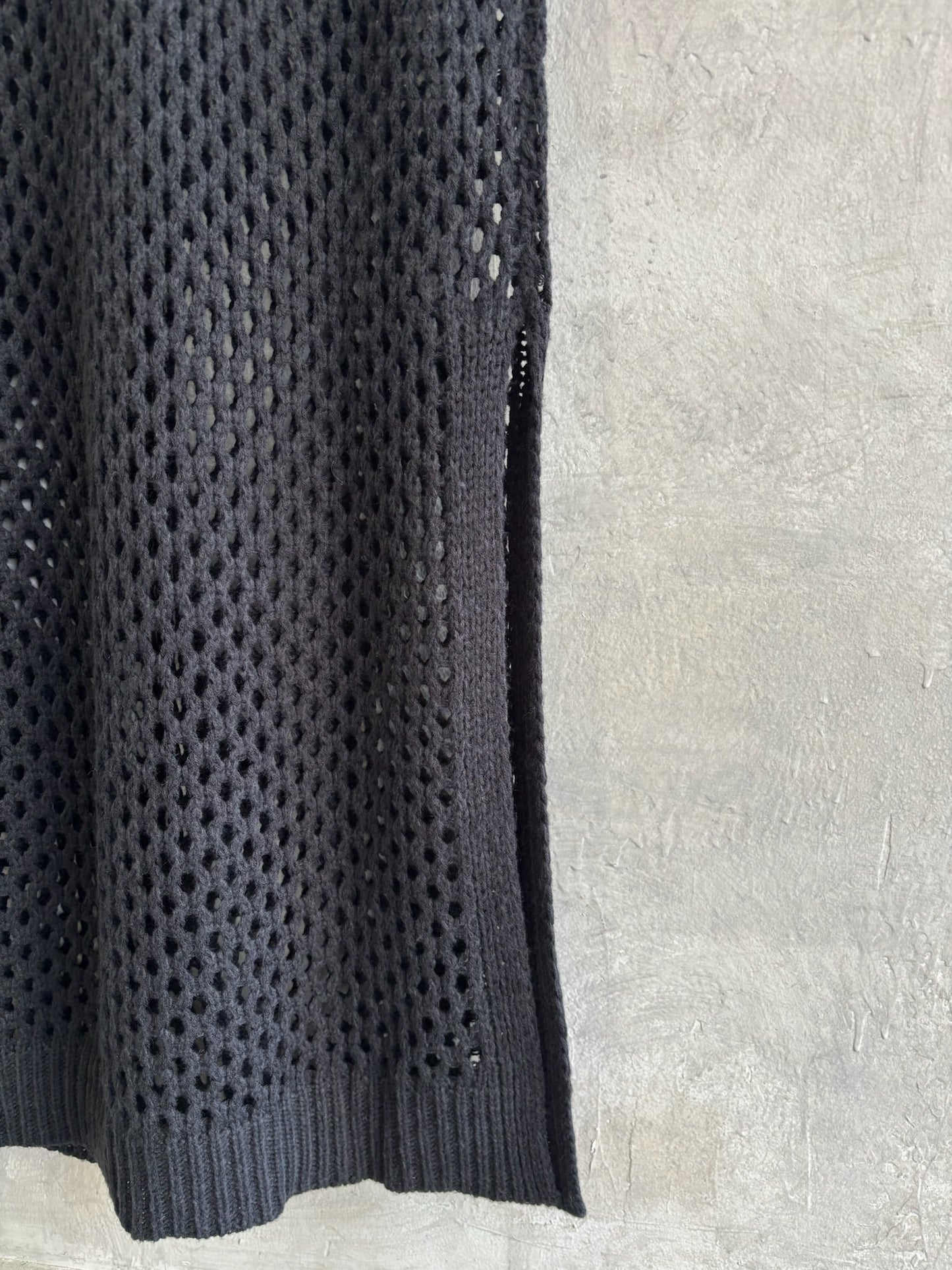 バックオープンメッシュニットワンピース／LHELBIE