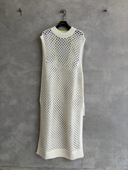 バックオープンメッシュニットワンピース／LHELBIE