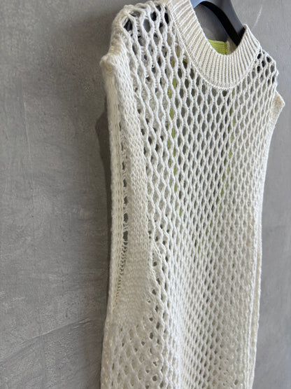 バックオープンメッシュニットワンピース／LHELBIE