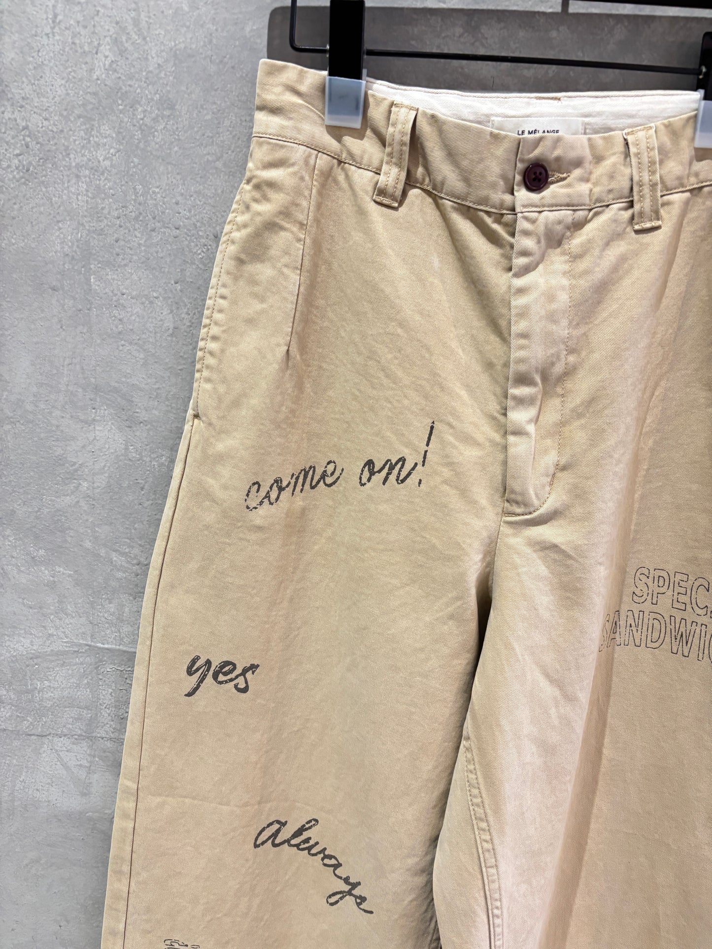 プリントコットンツイルパンツ／LE MÉLANGE