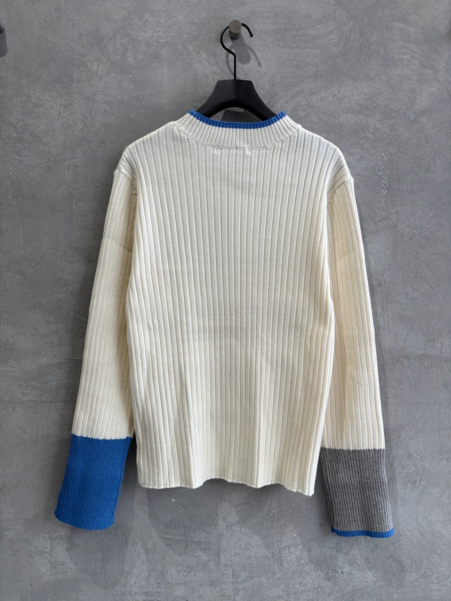 【再入荷】3カラー配色リブニット／LHELBIE