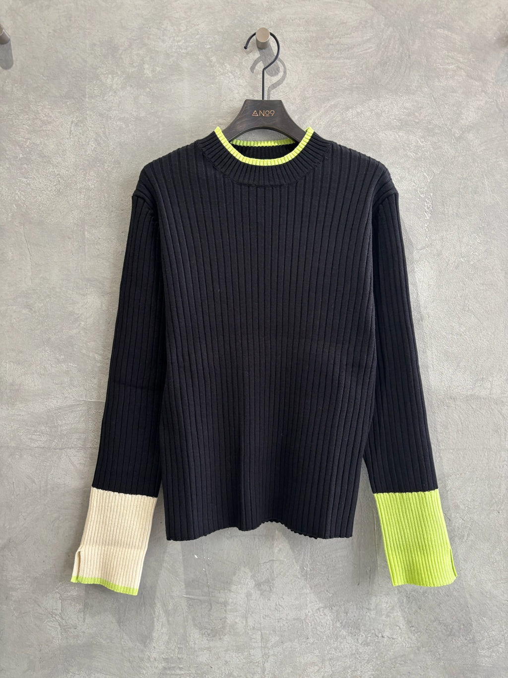 【再入荷】3カラー配色リブニット／LHELBIE