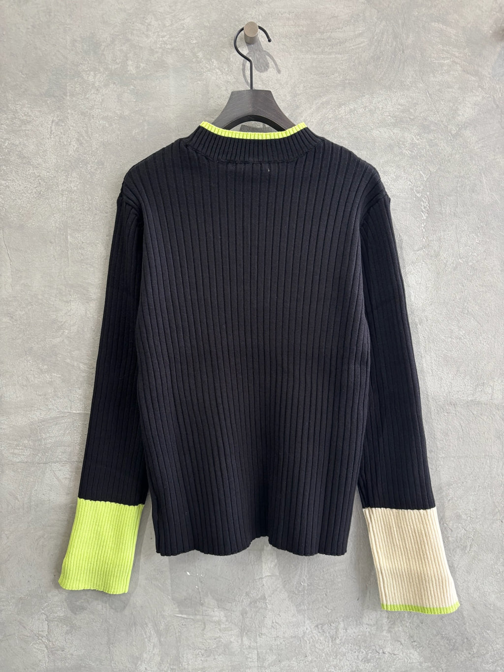 【再入荷】3カラー配色リブニット／LHELBIE