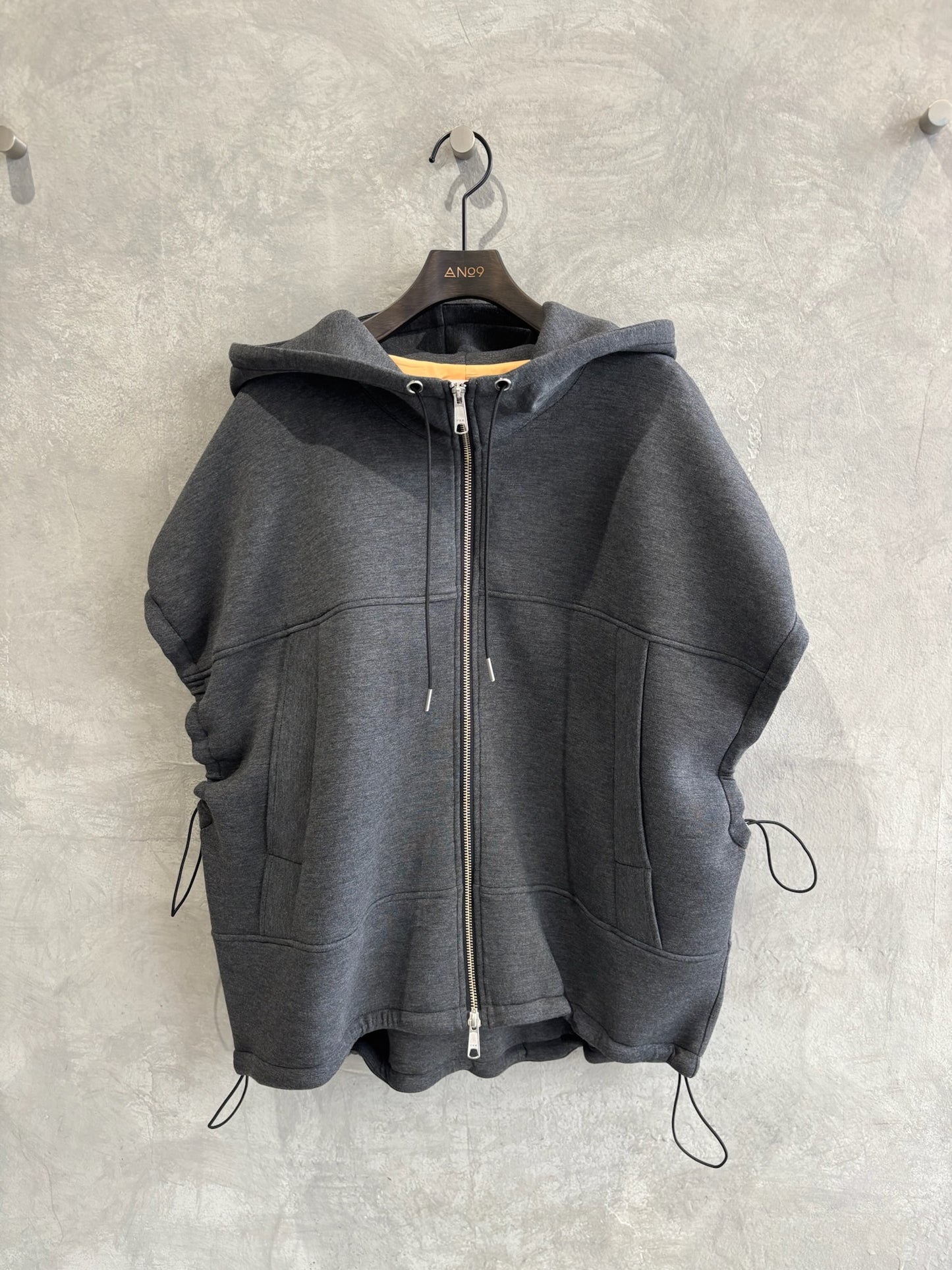 ダンボールオーバーベスト／LHELBIE