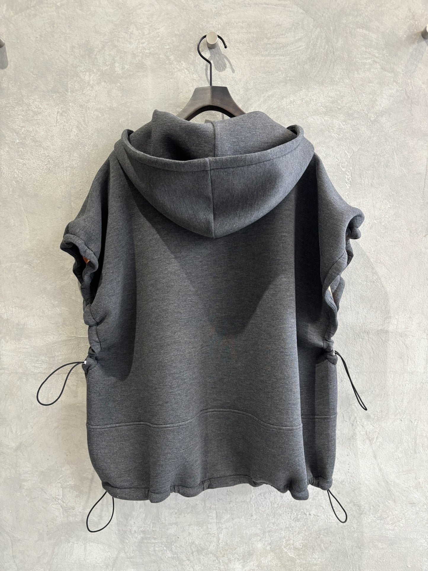 ダンボールオーバーベスト／LHELBIE