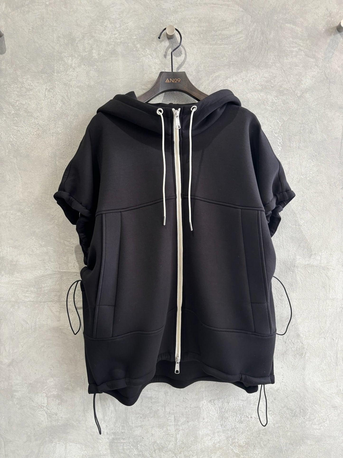 ダンボールオーバーベスト／LHELBIE