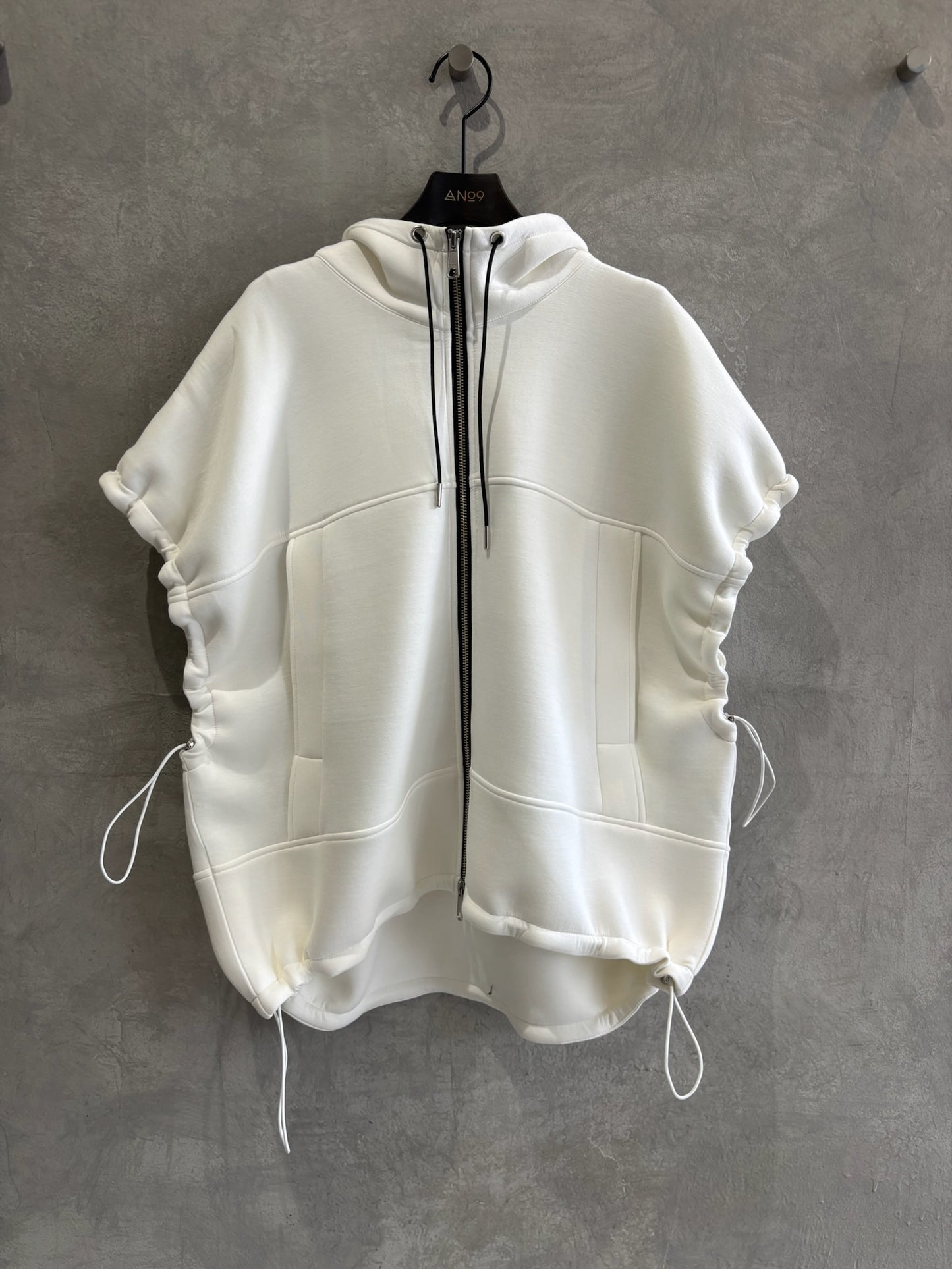 ダンボールオーバーベスト／LHELBIE