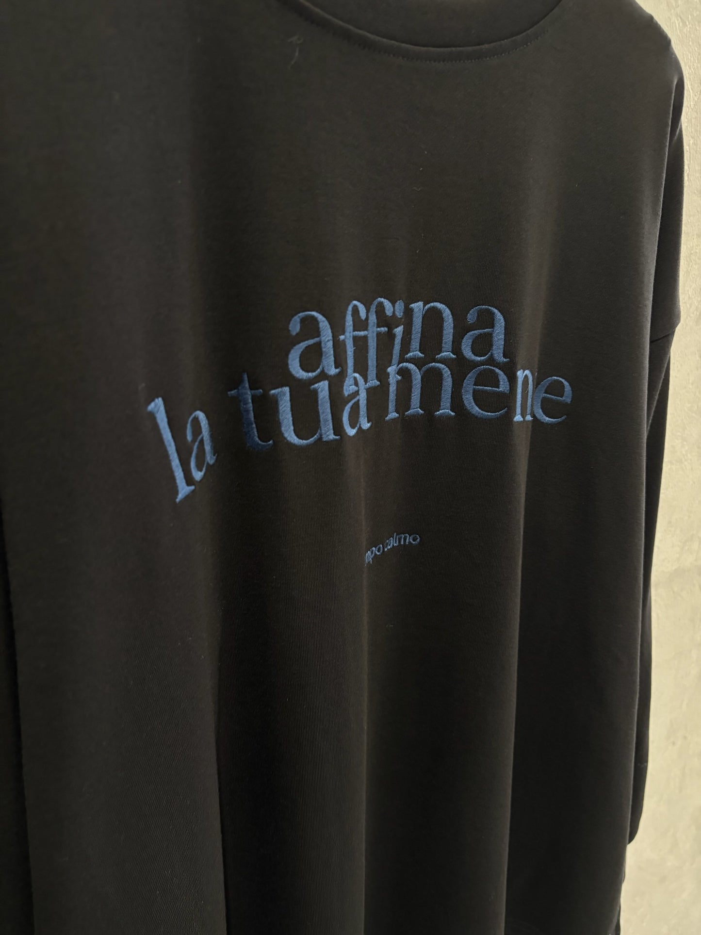 刺繍ロゴカットソー／Anna Kerry