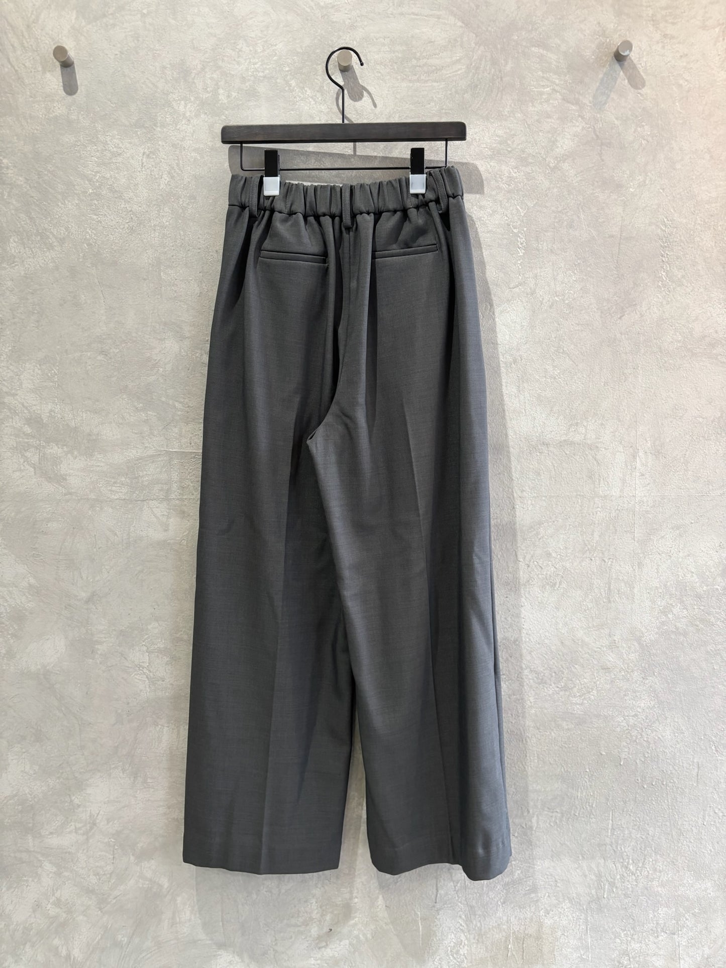 裏起毛タックワイドパンツ／Dignite collier