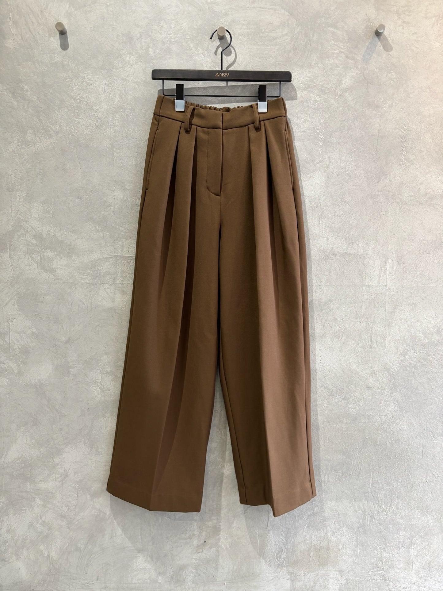 裏起毛タックワイドパンツ／Dignite collier