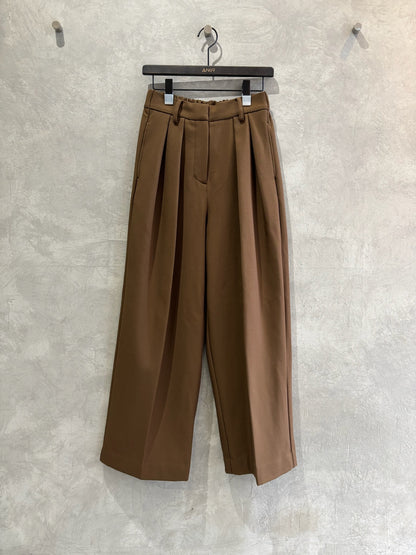 裏起毛タックワイドパンツ／Dignite collier