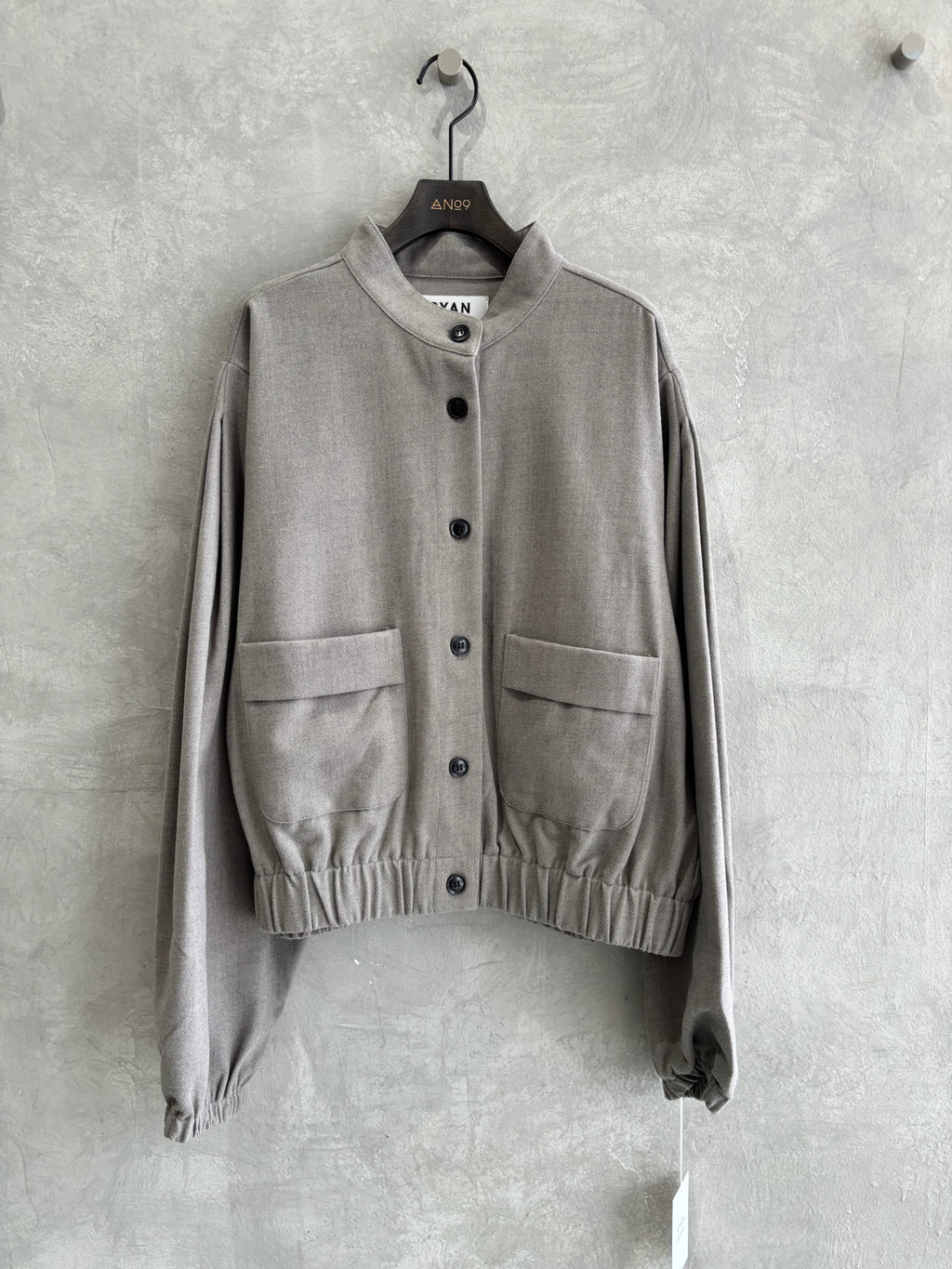 ワイドスリーブウーリーショートブルゾン／CYAN tokyo