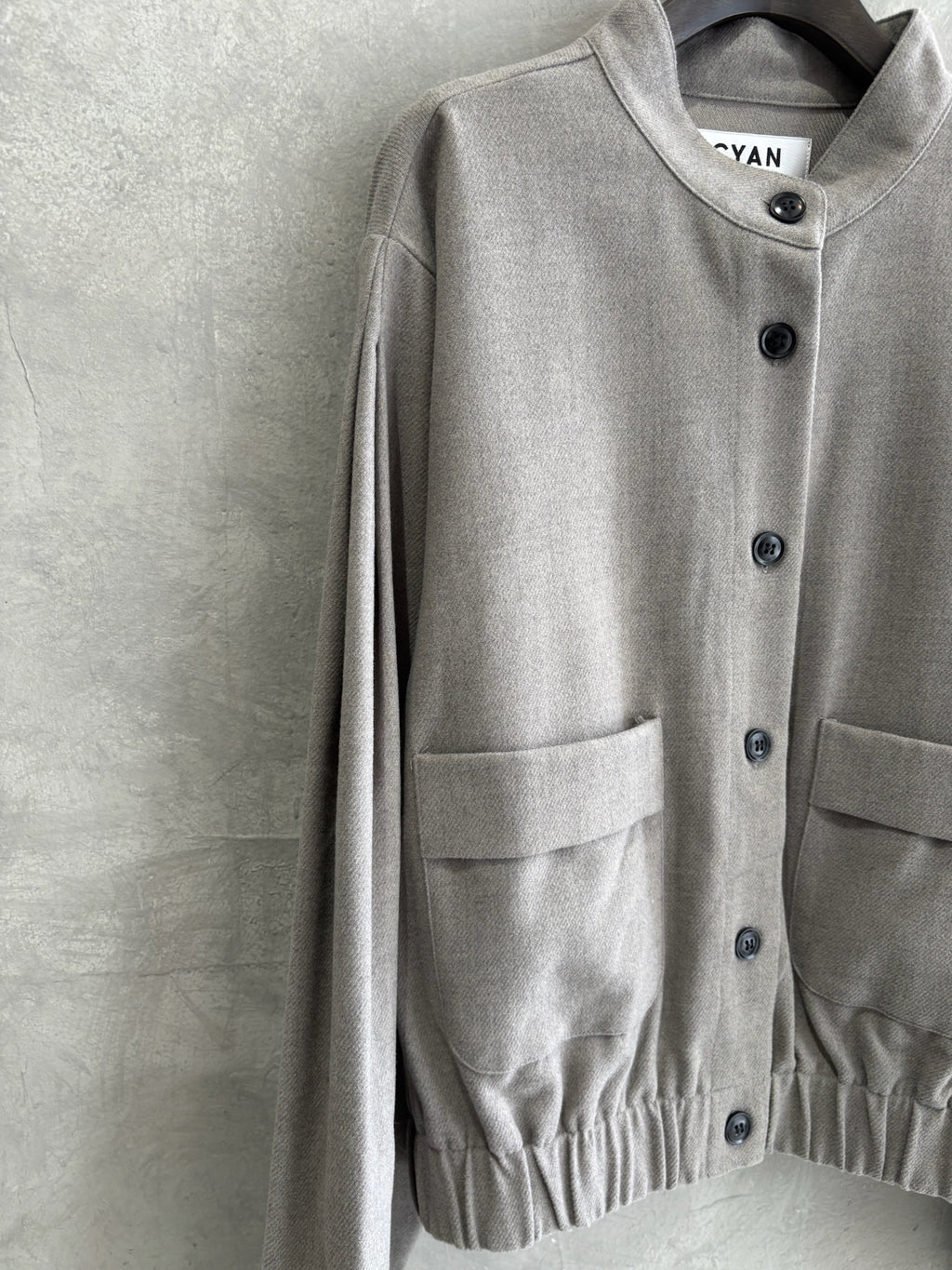 ワイドスリーブウーリーショートブルゾン／CYAN tokyo