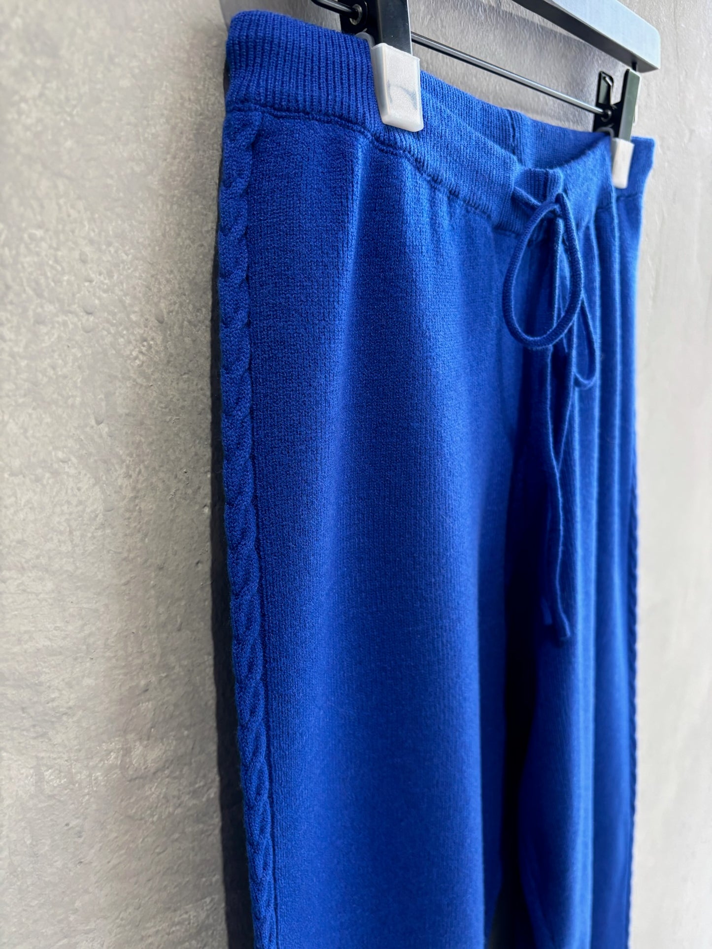 ケーブルラインニットジョガーパンツ／CYAN tokyo