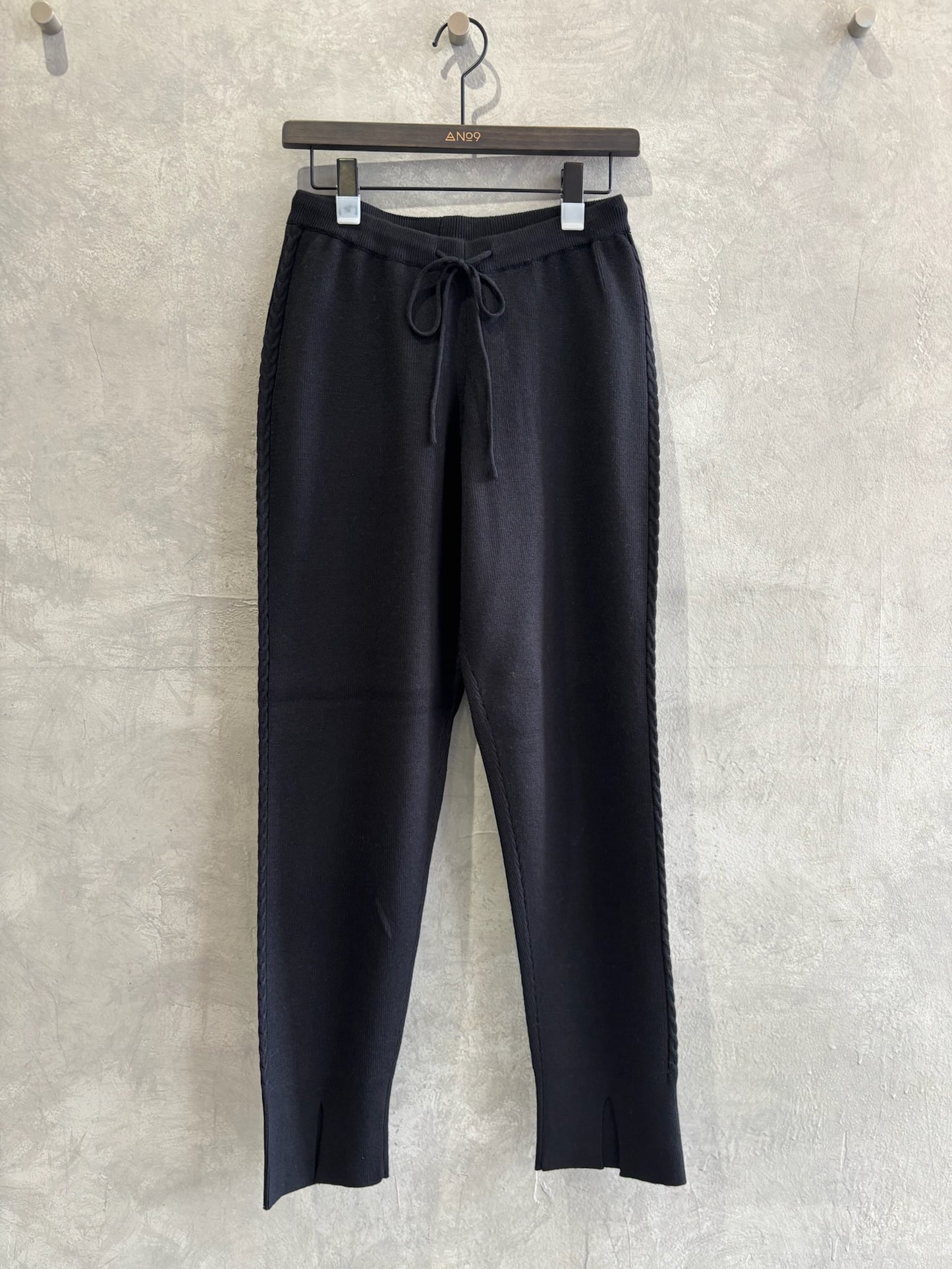 ケーブルラインニットジョガーパンツ／CYAN tokyo