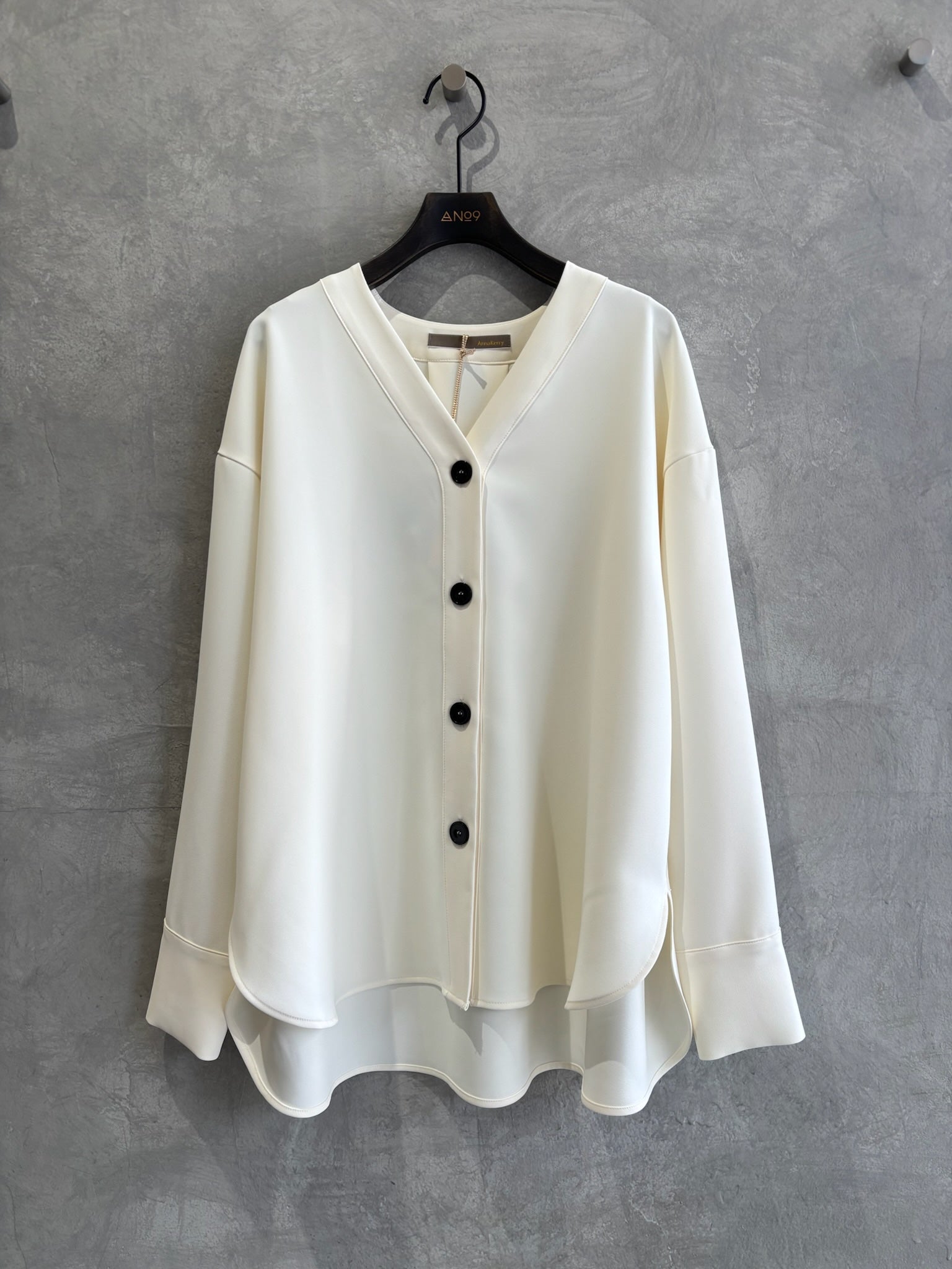Vカーディガンブラウス／Anna Kerry