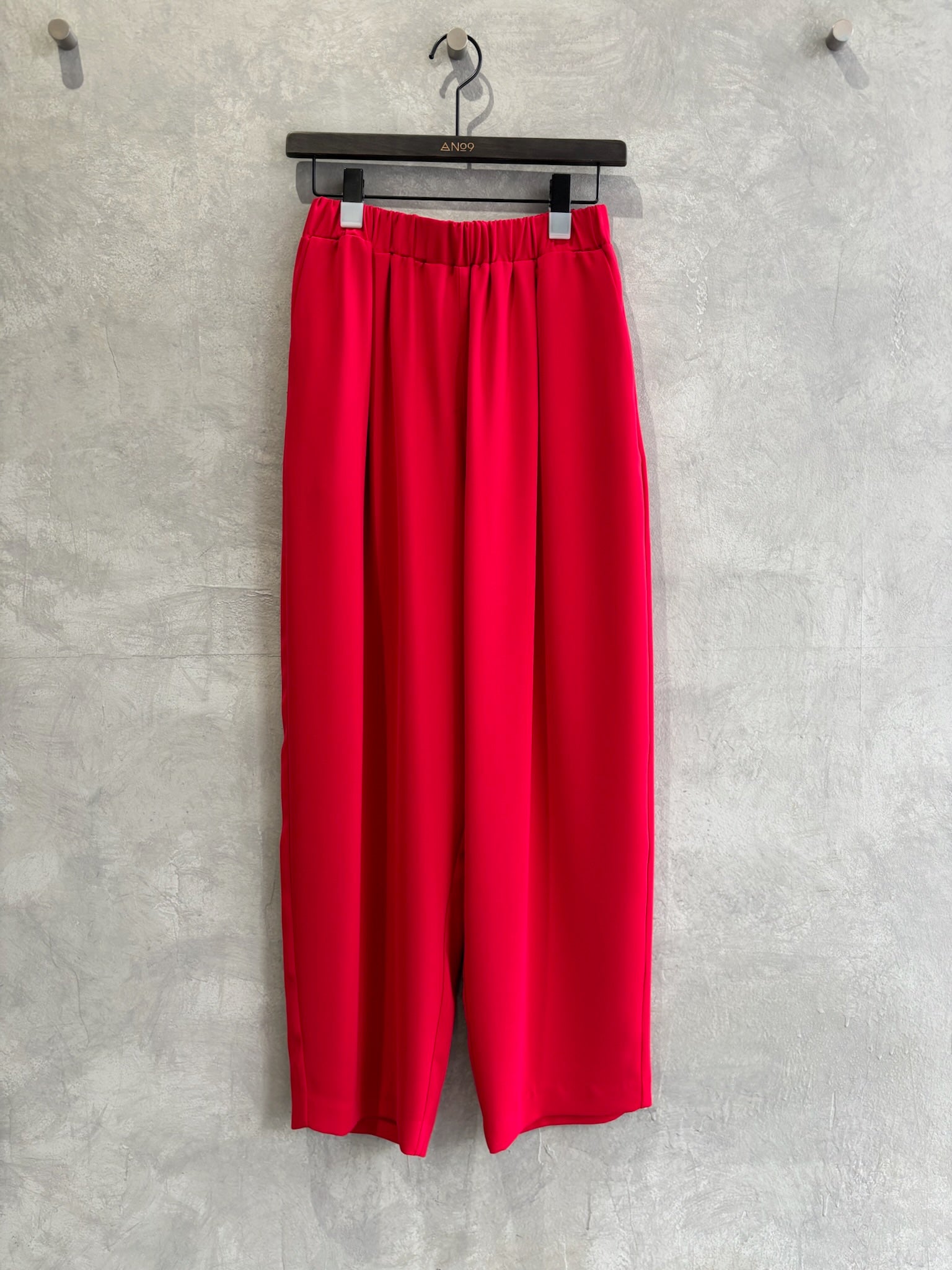 ゆったり楽ちんタックパンツ／Anna Kerry