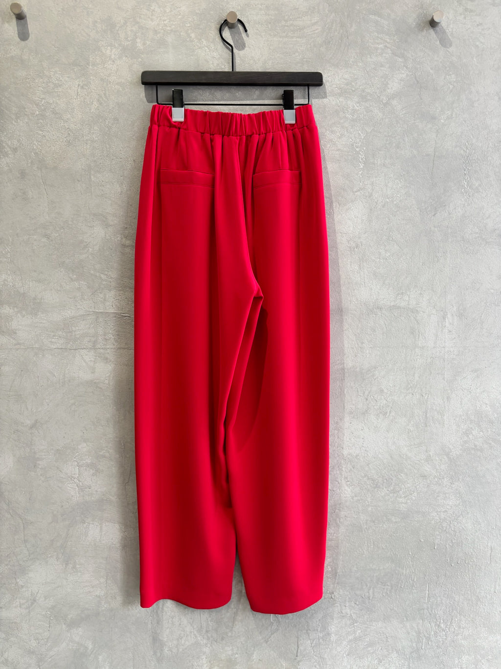 ゆったり楽ちんタックパンツ／Anna Kerry