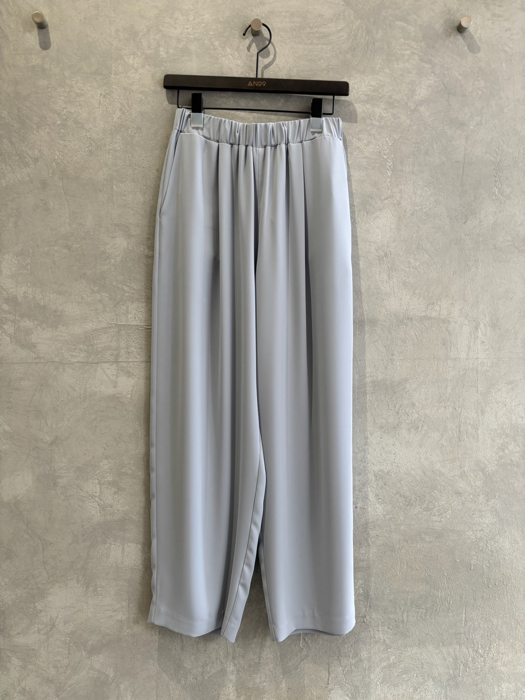 ゆったり楽ちんタックパンツ／Anna Kerry