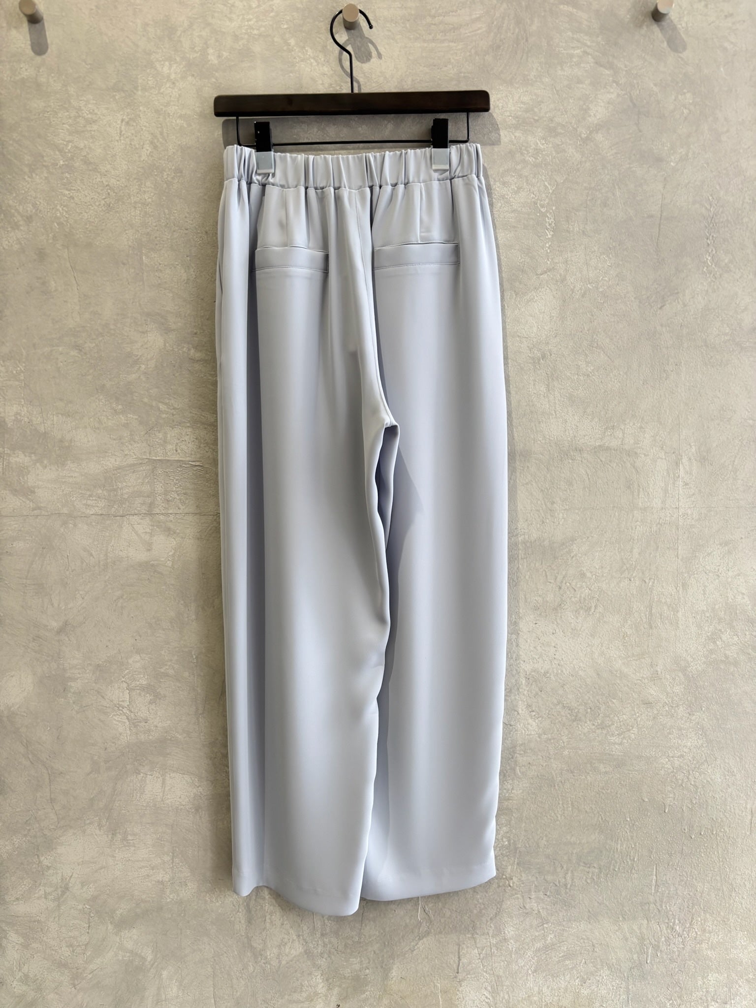 ゆったり楽ちんタックパンツ／Anna Kerry