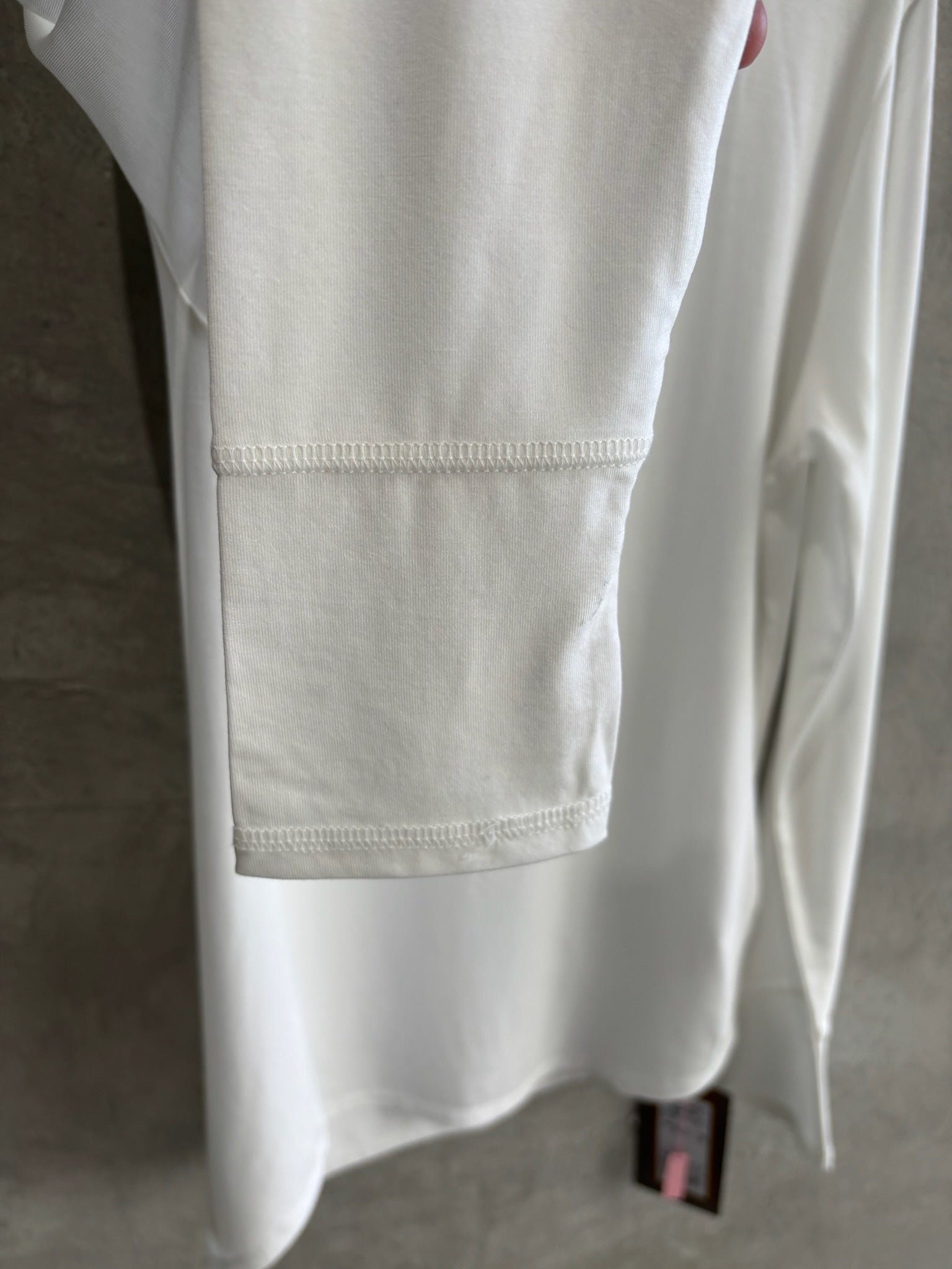 ロゴさらさらロンT／Anna Kerry