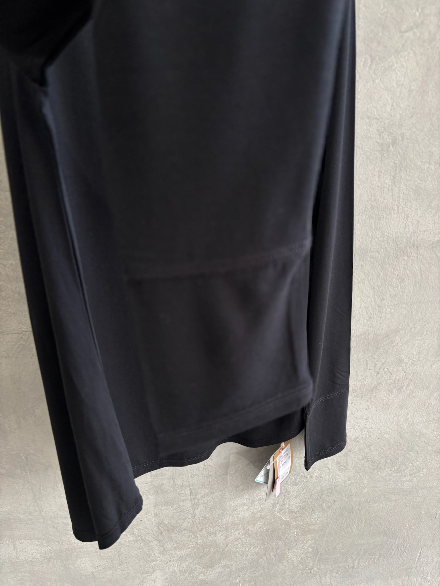 ロゴさらさらロンT／Anna Kerry