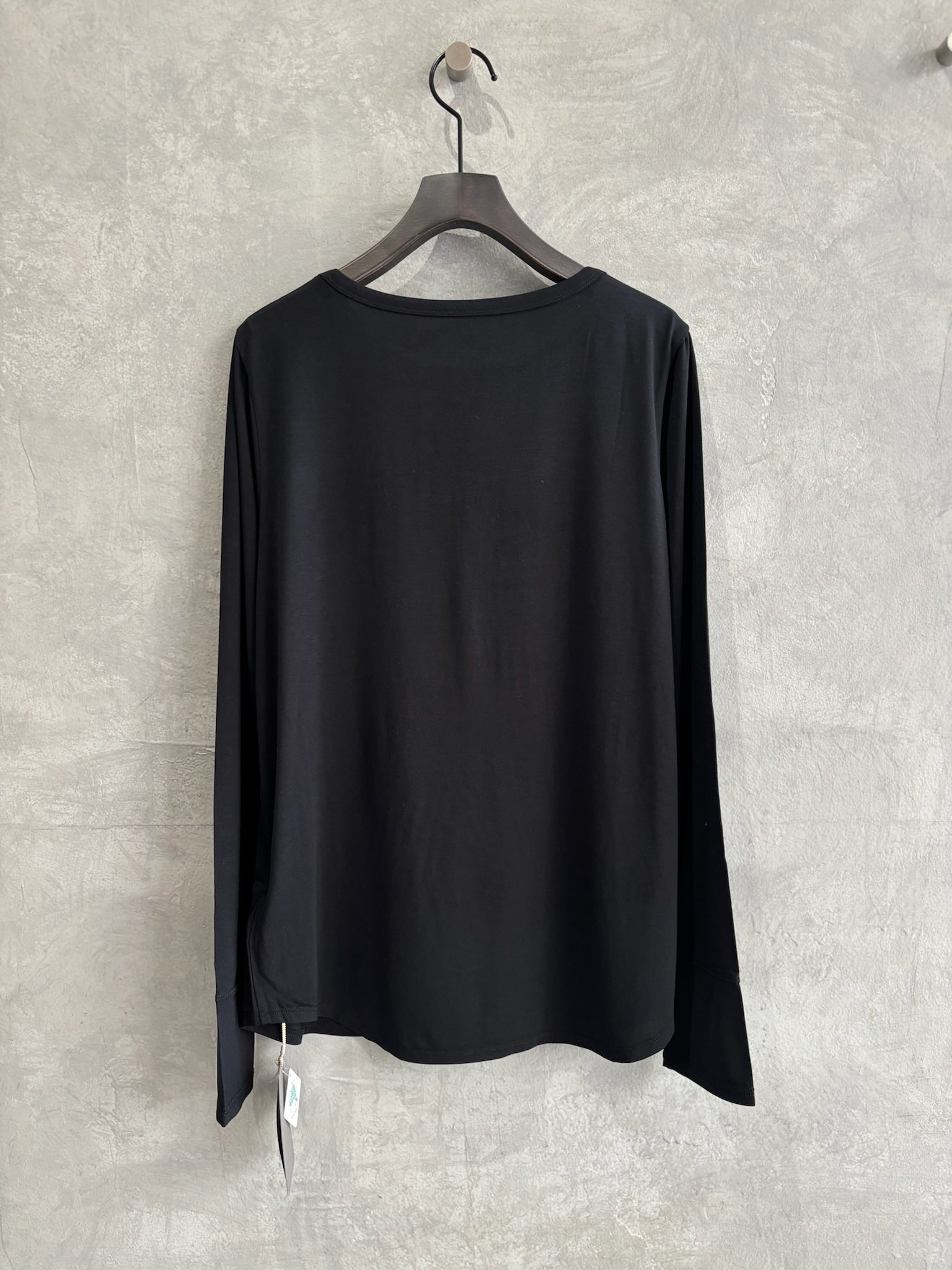 ロゴさらさらロンT／Anna Kerry