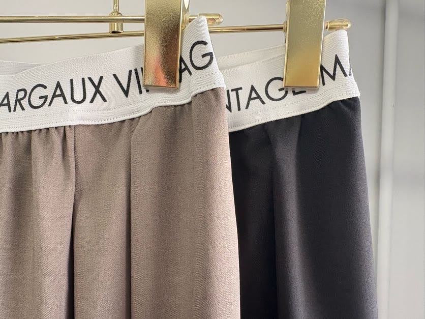 受付終了【予約⚡︎販売】ロゴウエストタックパンツ／MG PT-26089-A／MARGAUX VINTAGE／2026 AW＃1