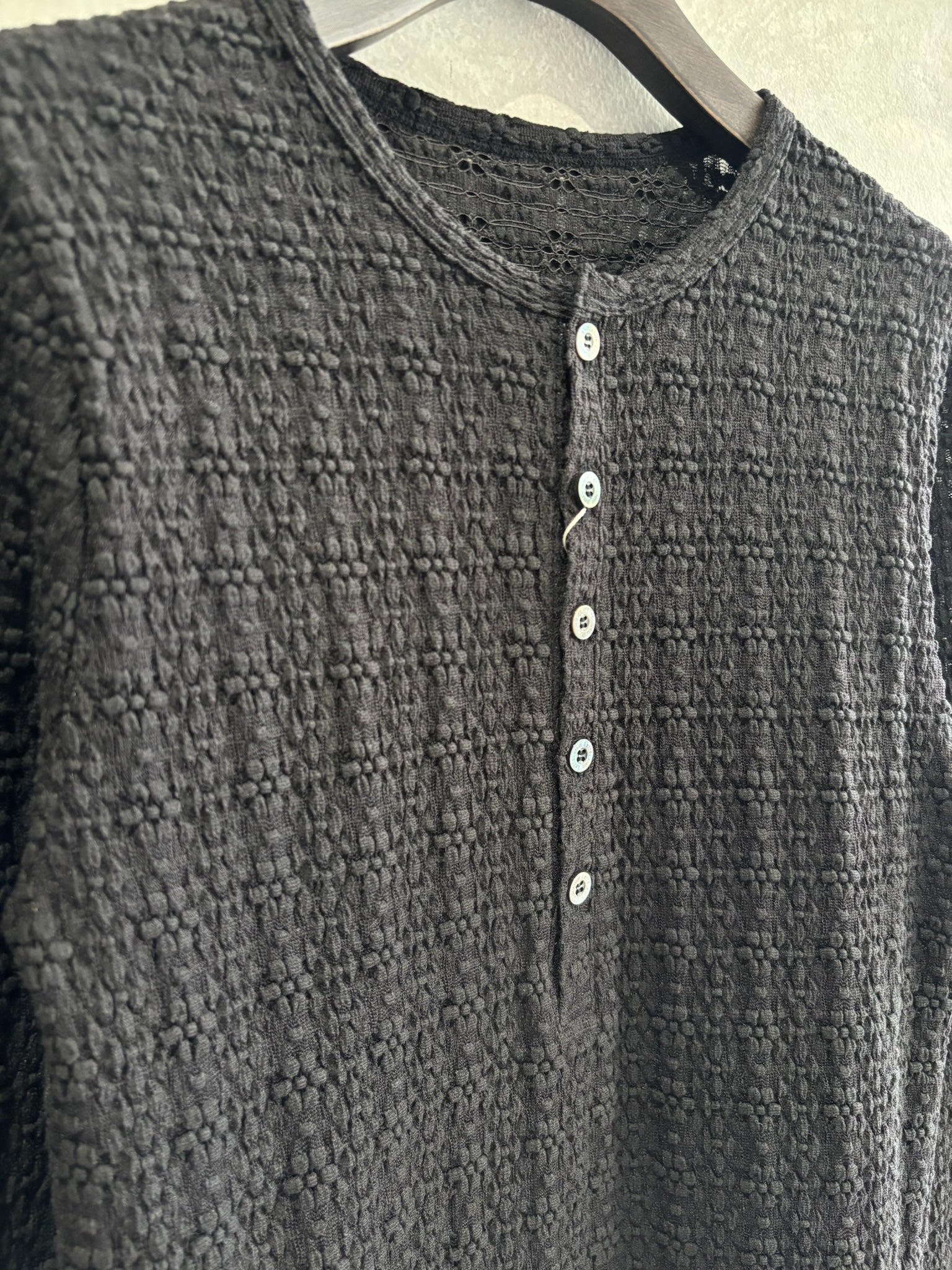 ヘンリーネックカットソー／8611002／LE MÉLANGE