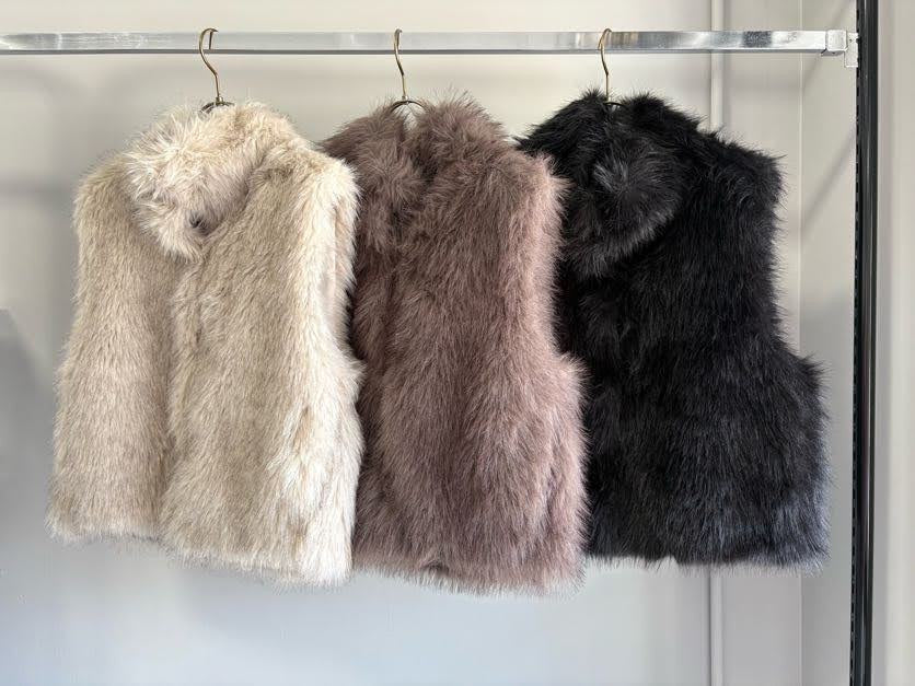 受付終了【予約⚡︎販売】フェイクファーベスト／MG JK-26100-A／MARGAUX VINTAGE／2026 AW＃1