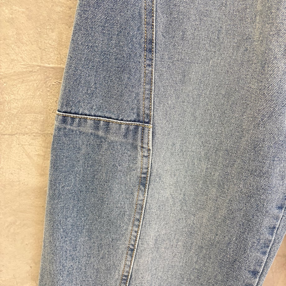 カーブデニムパンツ／38サイズのみ